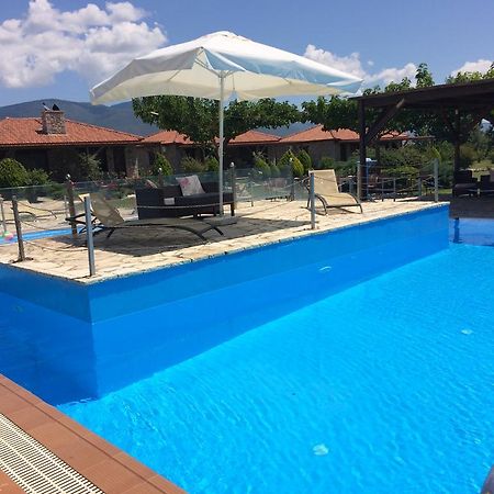 Ktima Kletsa Aparthotel Graviá Exteriör bild